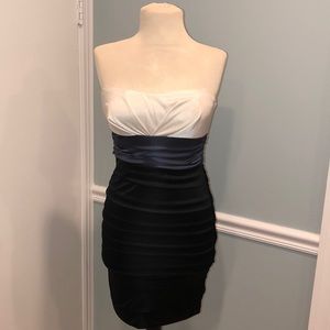 Speechless tri color strapless dress